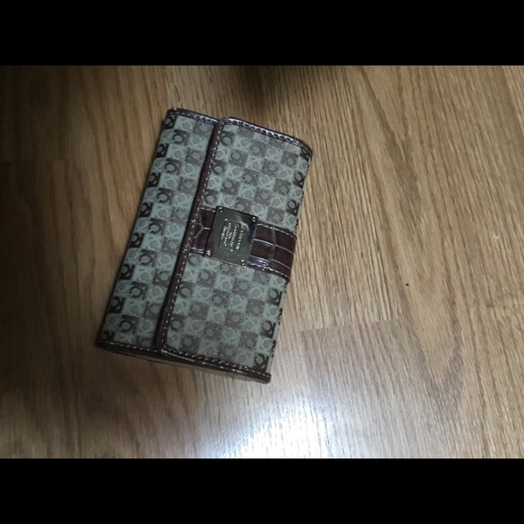 Wallet - Picture 2 of 3